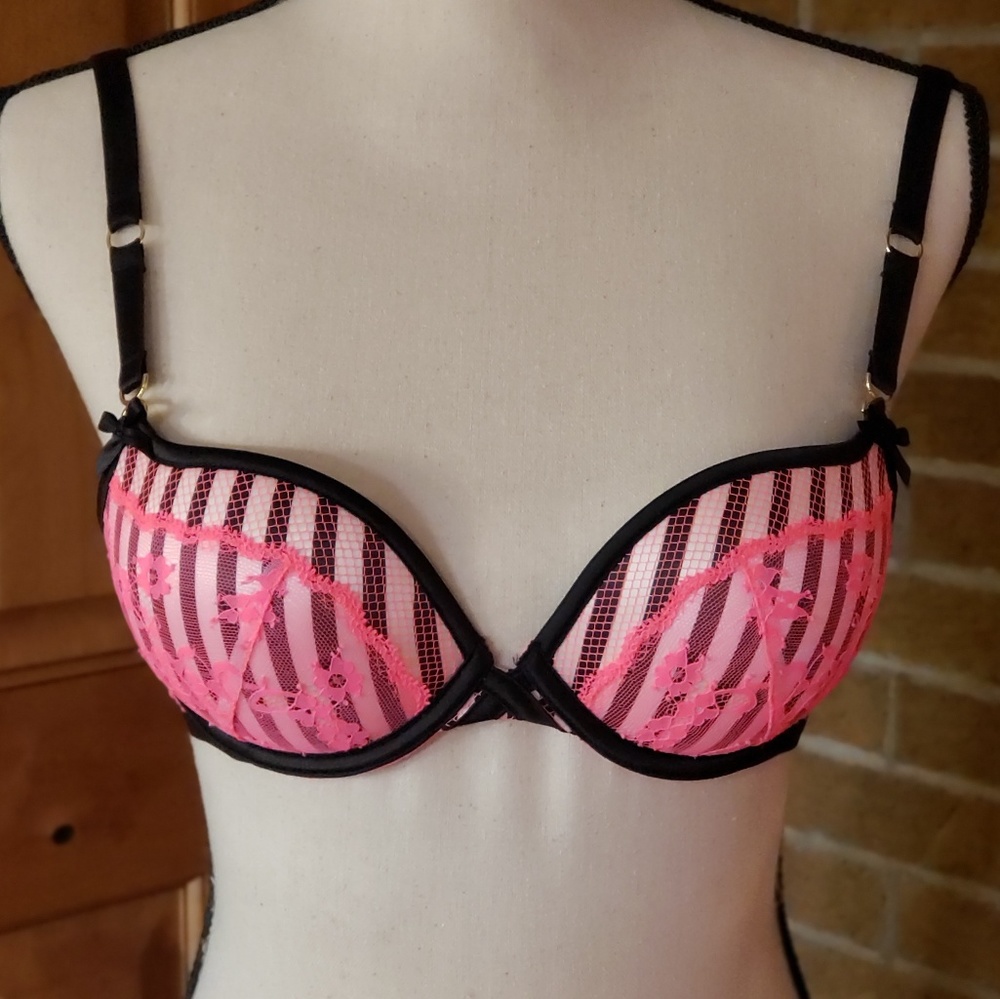 Victoria's Secret Very Sexy Special Occasion Brea